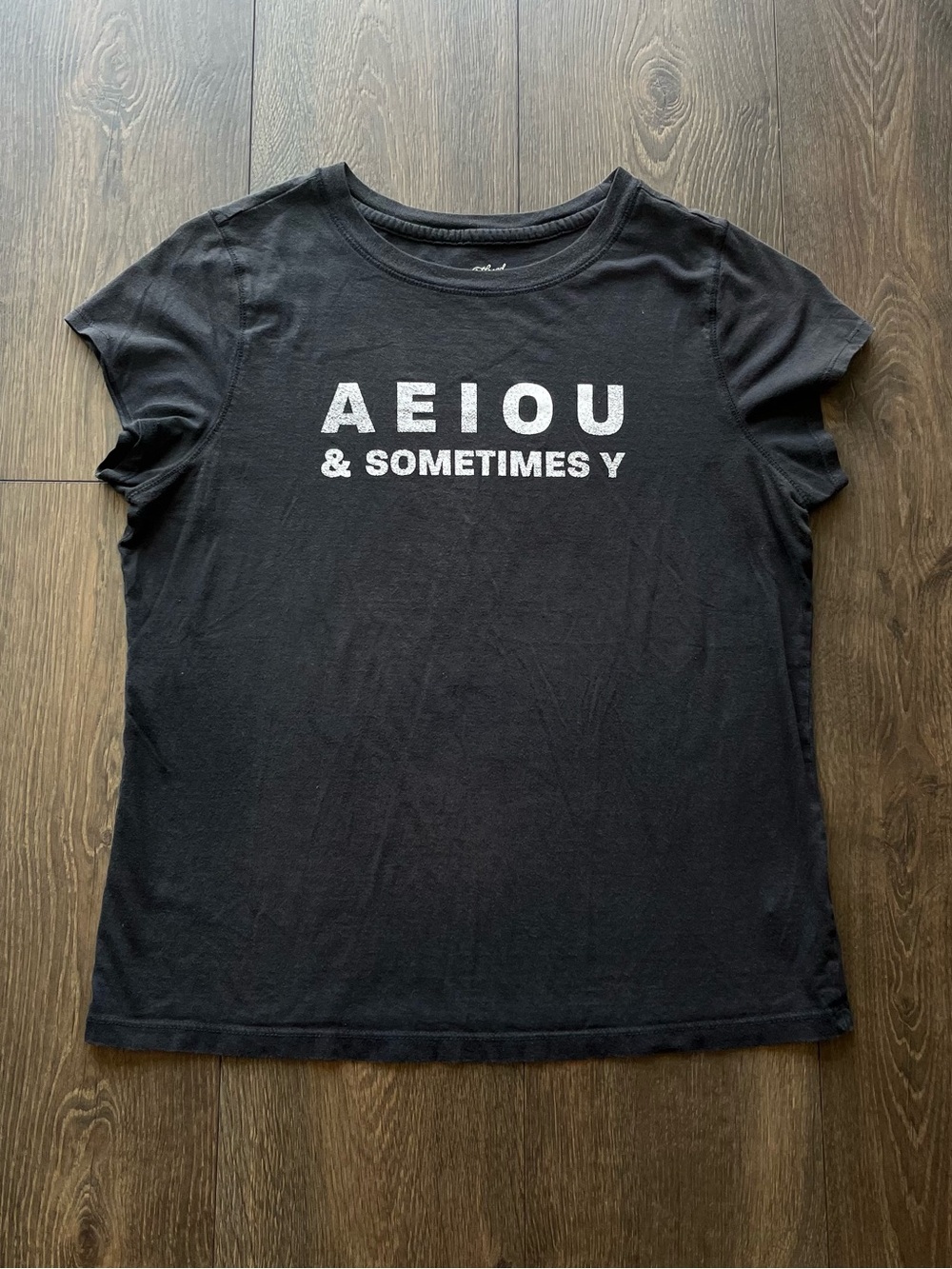 Universal Thread AEIOU & SOMETIMES Y Graphic Tee